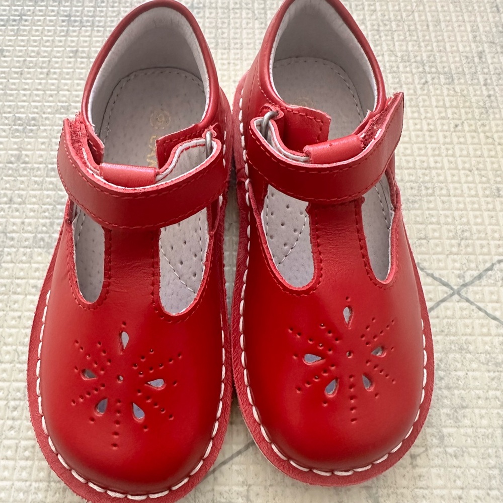 L’amour toddler size 9 red shoes